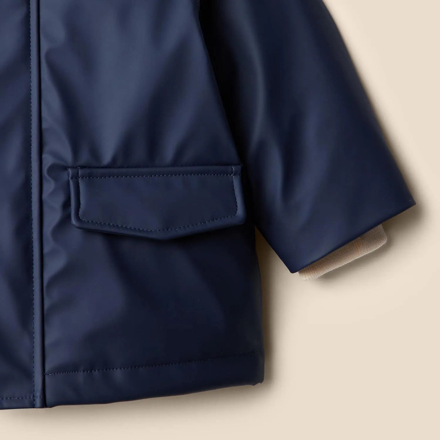 Amazon Essentials x Sofia Grainge Toddlers and Baby Boys' Water-Repellent Rain Jacket