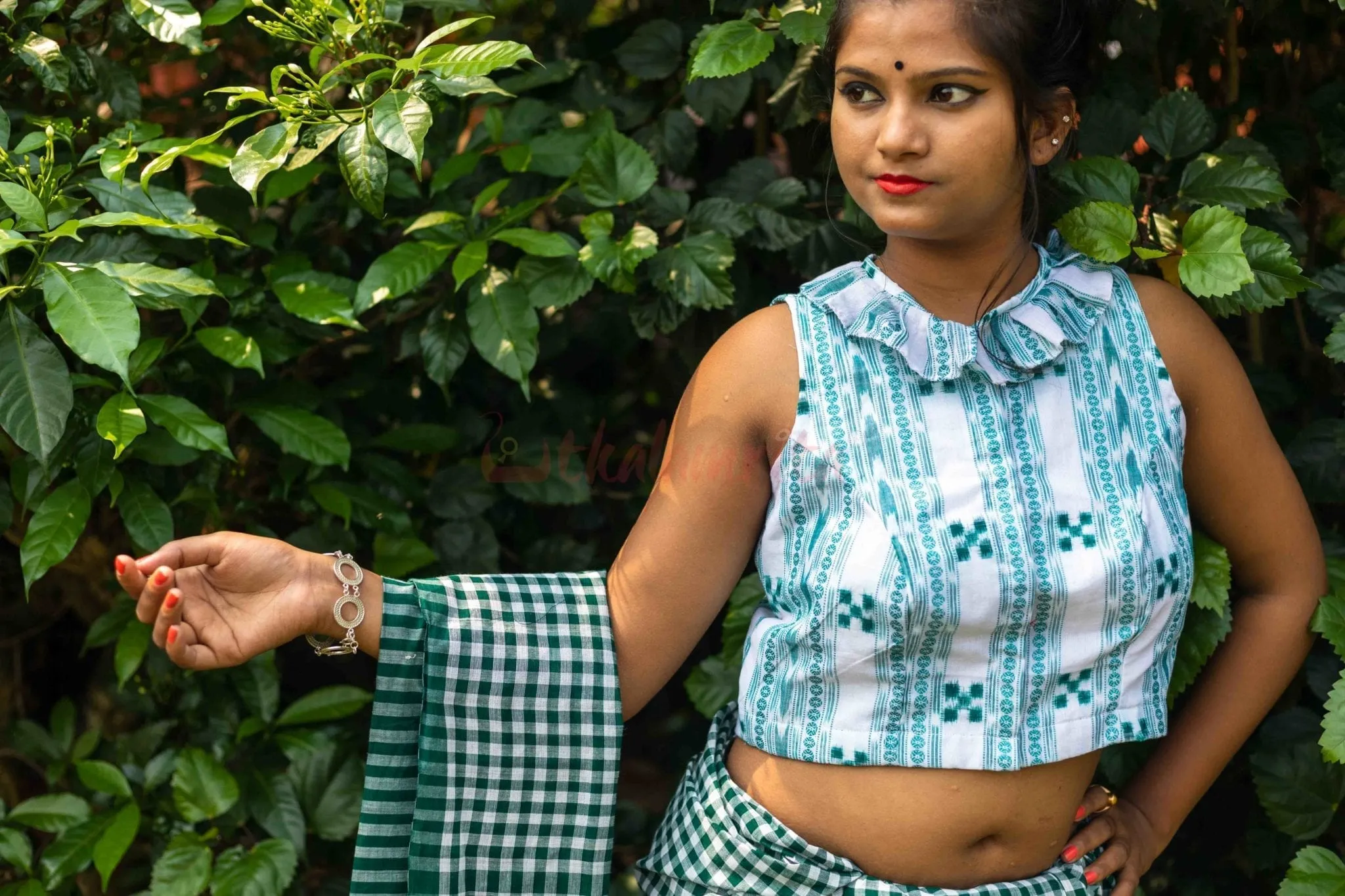 Frilly Collar Green Pasapali (Blouse)